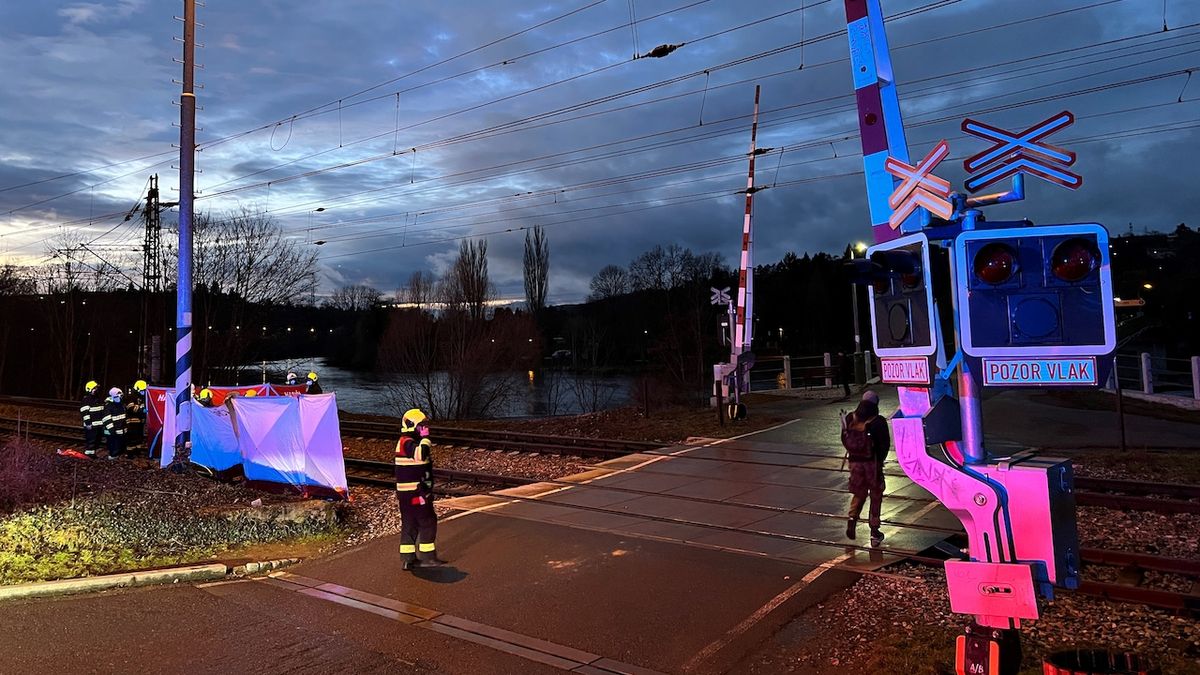 Vlak v Řevnicích usmrtil 15letou dívku